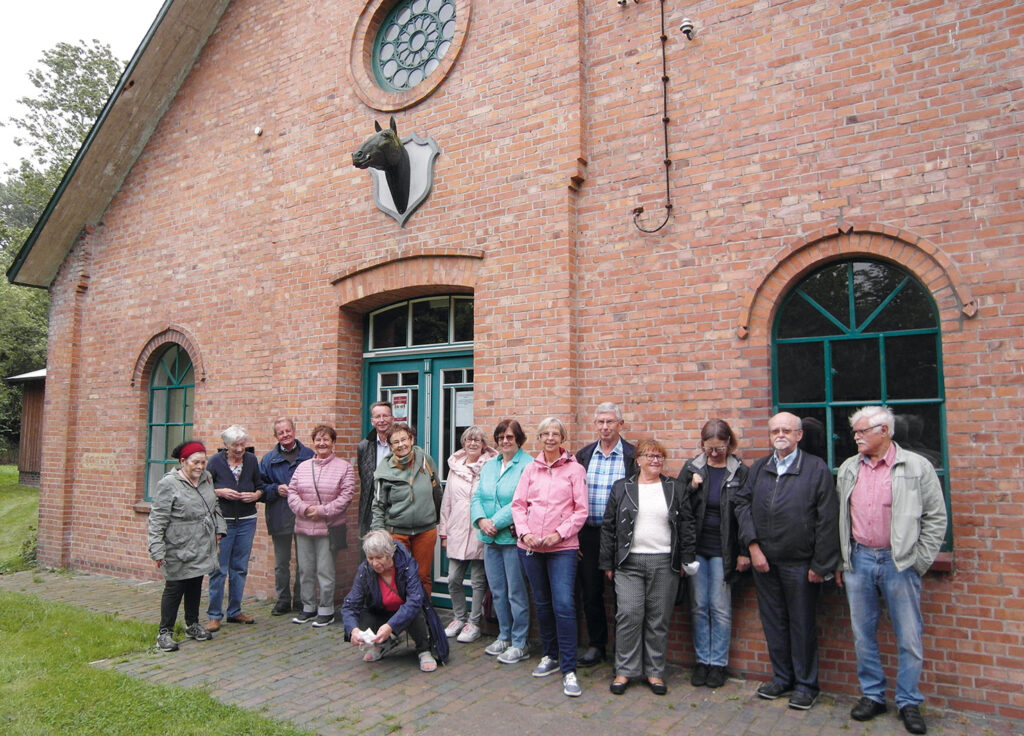 14 Methusalems machten sich am 15.08. auf die Socken zum Horneburger Handwerksmuseum.