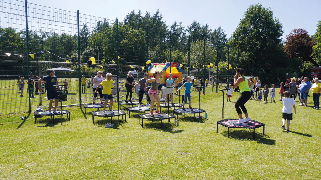 Am Veranstaltungstag konnten verschiedene Sportarten ausprobiert werden – z. B. Jumping.