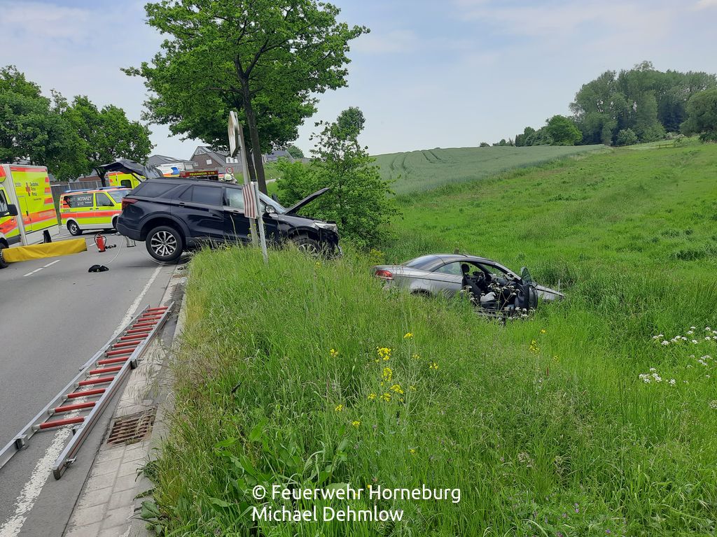 Verkehrsunfall  - Issendorfer Straße, Horneburg (2)
