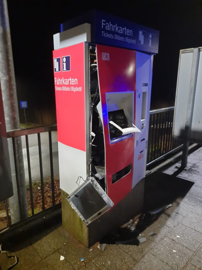 Agathenburg-Fahrkartenautomat-gespreng