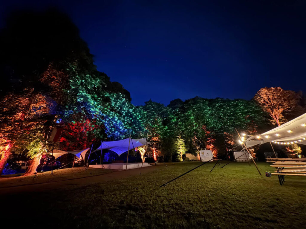 Burginselfest 2026 bei Nacht